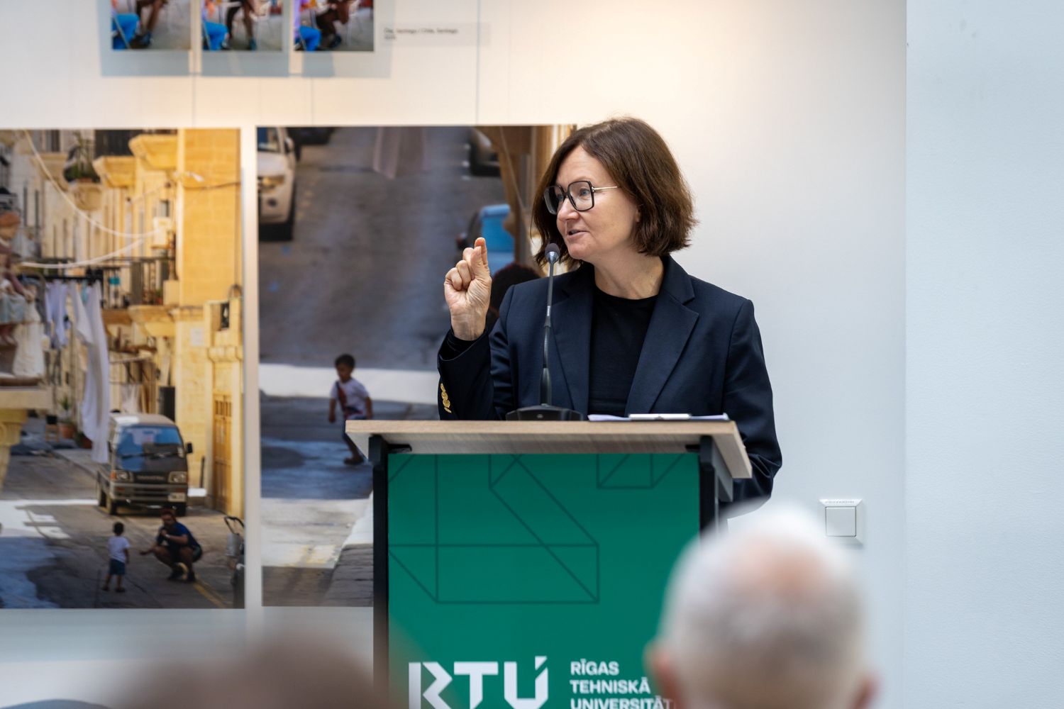 RSU zinātņu prorektore Agrita Kiopa uzstājas 