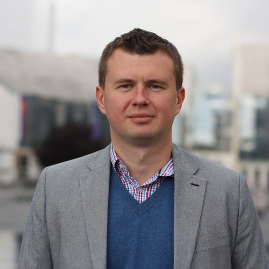 Aliaksei Kazharski. Publicitātes foto