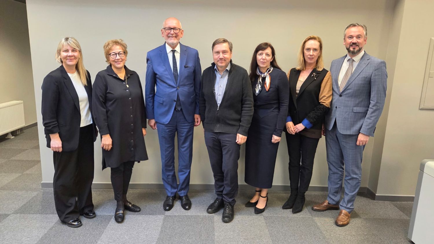 RSU pārstāvji tiekas ar Latvijas Slimnīcu biedrības jauno valdi. Kopbilde