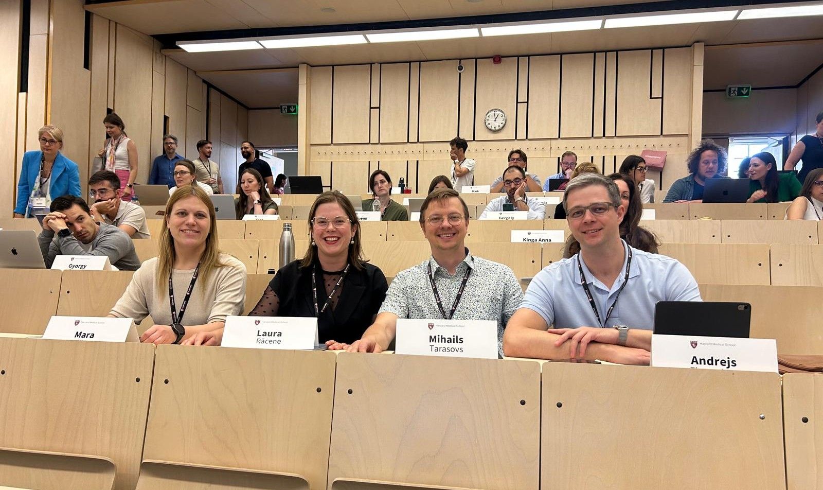 Hārvarda Medicīnas skolas un Semmelveisa Universitātes kopīgi īstenotajā Clinical Science Scholars programmā. No kreisās:Māra Klibus, Laura Rācene, Mihails Tarasovs un Andrejs Finogejevs