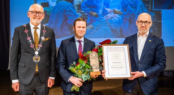 RSU Prof. Pēteris Stradiņš Awarded the Pauls Stradiņš Award for Outstanding Contribution to the Development of Cardiac Surgery