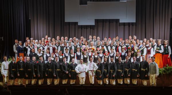 Tautas deju ansambļa "Ačkups" jubilejas koncerts "Savīties" 2023. gada 10. jūnijā