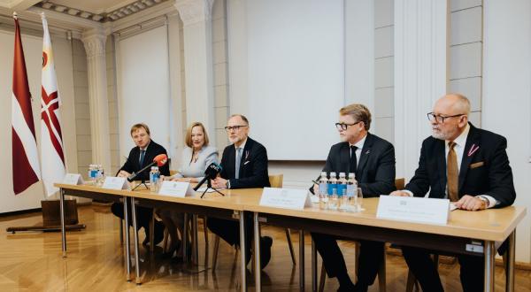 Aizsardzības ministrija ar zinātnes universitātēm paraksta līgumus par pētniecības un inovāciju stiprināšanu