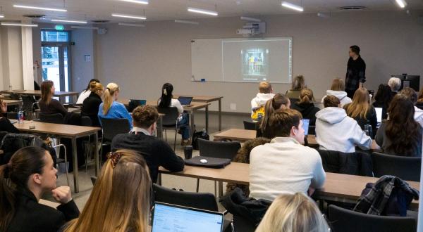 RSU studenti īsteno praktisku mārketinga projektu ar "Latvijas Art Directors Club" un "Circle K"