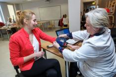 2016. gada 10. novembrī Rīgas Stradiņa universitātē jau otro reizi šajā gadā notika Veselības diena. Tajā RSU studenti un darbinieki ziedoja asinis un pārbaudīja veselību pie topošajiem mediķiem. Thumbnail