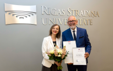 RSU jauktā kora "Rīga" diriģente Zane Zilberte saņēmusi Atzinības rakstus