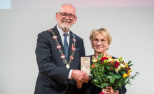 Prof. Ludmilai Vīksnai pasniegta Profesora Kristapa Rudzīša balva