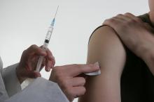 Pētījumā noskaidrota Latvijas veselības aprūpes darbinieku attieksme COVID-19 vakcinācijas jautājumā