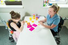 Radošā un daudzveidīgā ergoterapeita profesija bez darba neatstās