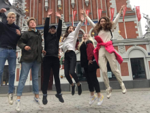 Mirklis ar studentu Kate Kuzanov