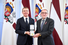 RSU docētājam Vilnim Sosāram pasniegts Triju Zvaigžņu ordenis