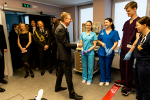 Valsts prezidents Medicīnas izglītības tehnoloģiju centrā tiekas ar RSU vadību un studentiem