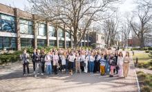 Teju simts jauniešu Ēnu dienā apciemo Rīgas Stradiņa universitāti