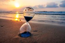 Cilvēki vidusposmā mūsdienās ir aktīvāki nekā agrāk. RSU viesprofesores Aijas Lulles jaunā grāmata un pētījumi