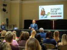 RSU noslēgusi pateicības vizītes Latvijas skolās, stiprinot sadarbību ar jauniešiem un pedagogiem