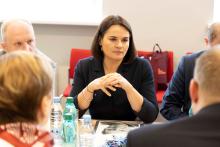 Baltkrievijas demokrātisko spēku līdere Svjatlana Cihanouska vieslekcijā RSU uzsvēra jaunatnes nozīmi demokrātiskās pārmaiņās