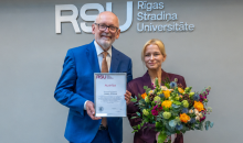Rektors sveic jubilejā RSU Sporta kluba vadītāju