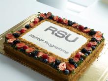 Cake with "RSU Mentor Programme" written on it
